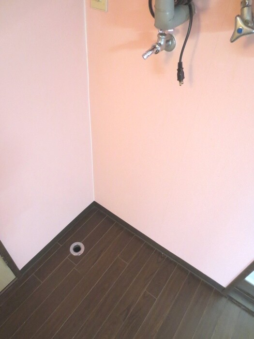 物件内観写真11　(洗濯機置場)