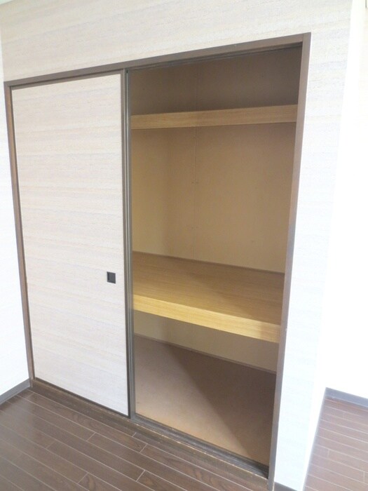 物件内観写真12　(収納)