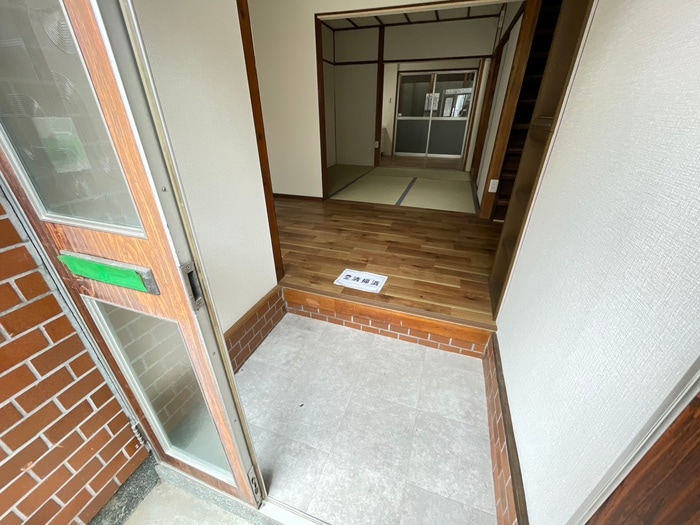 物件内観写真17　(玄関)