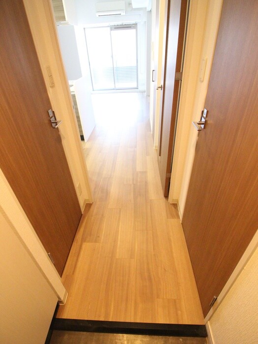 物件内観写真7　(玄関)