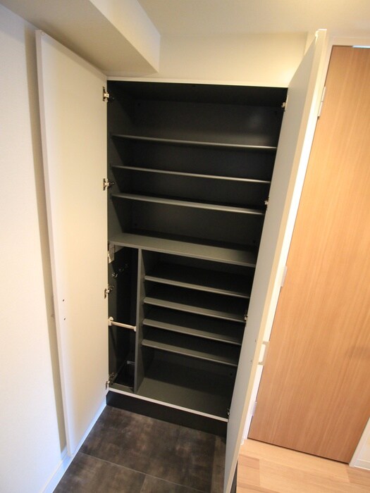 物件内観写真8　(靴箱)