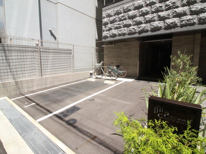 物件外観写真5　(駐車場)