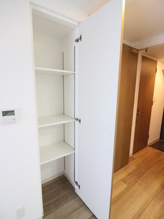 物件内観写真18　(収納)