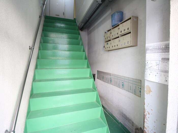 物件外観写真6　(エントランス部分)