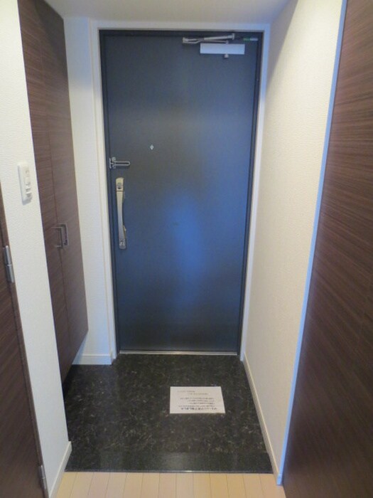 物件内観写真15　(玄関)