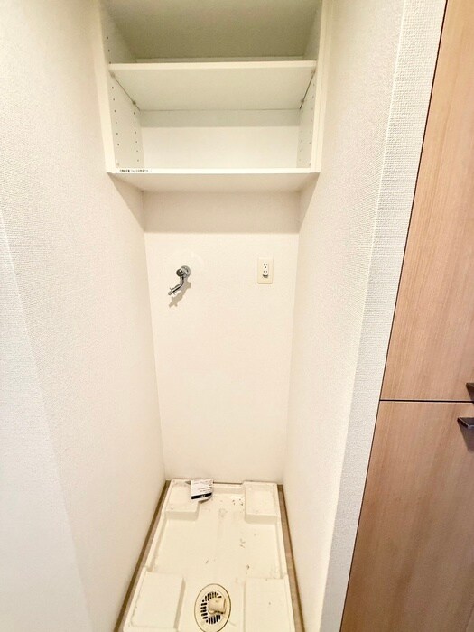 物件内観写真13　(洗濯機置場)