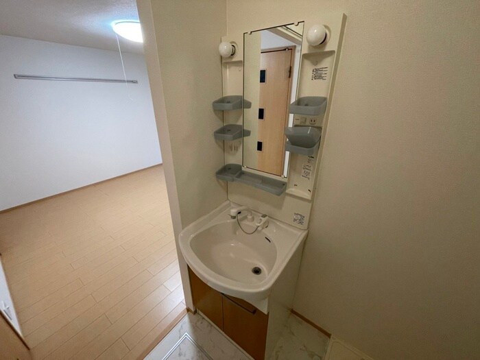 物件内観写真11　(洗面)