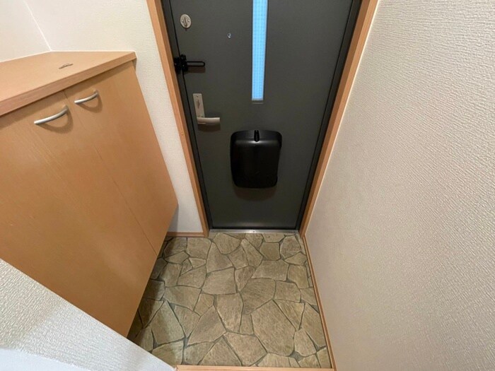 物件内観写真16　(玄関)
