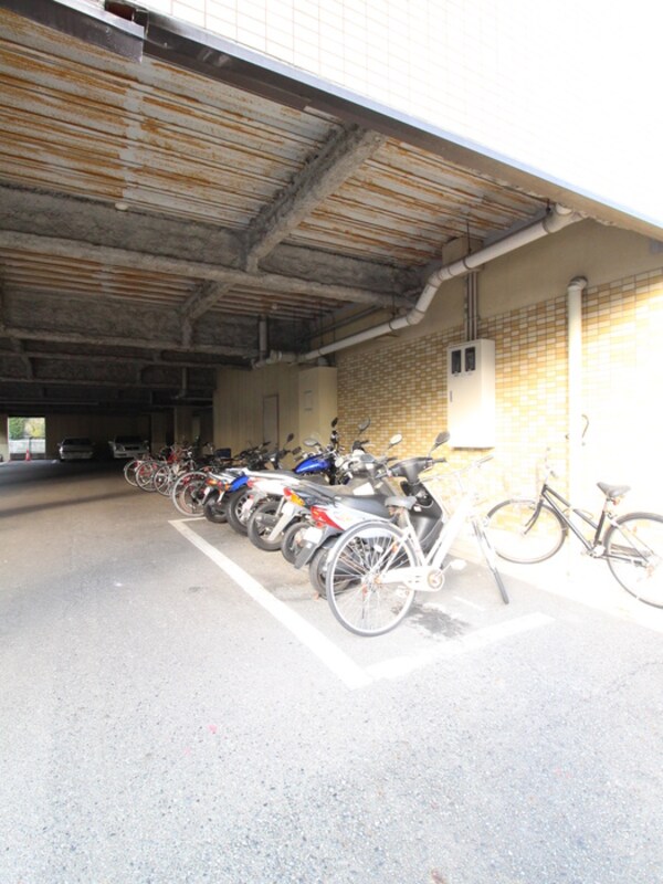 バイク置き場