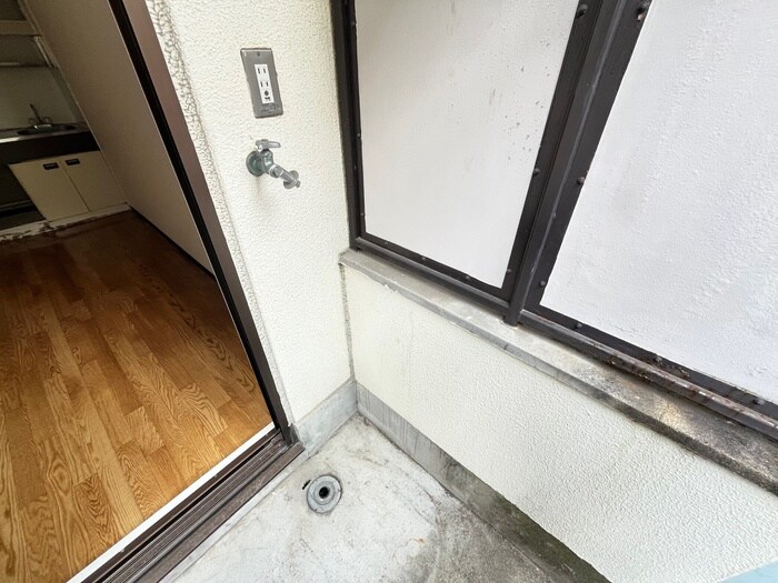 物件内観写真9　(洗濯機置場)