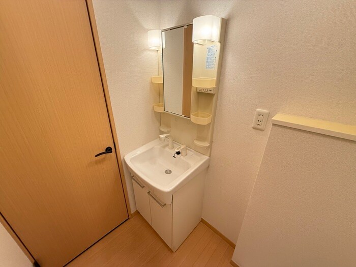 物件内観写真8　(洗面)