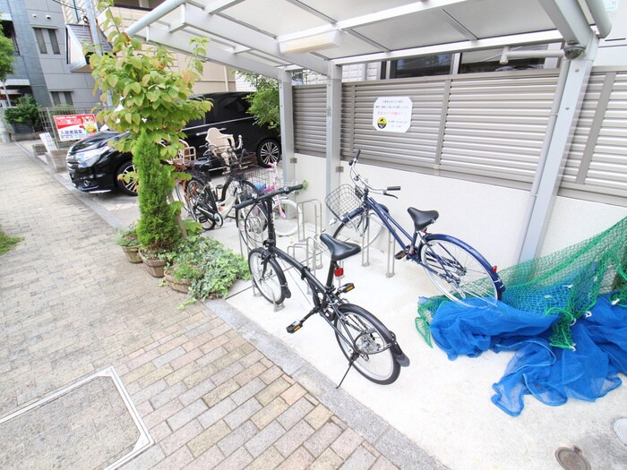 物件外観写真3　(駐輪場)