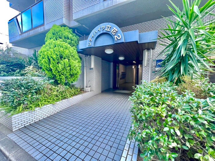 物件外観写真3　(エントランス部分)