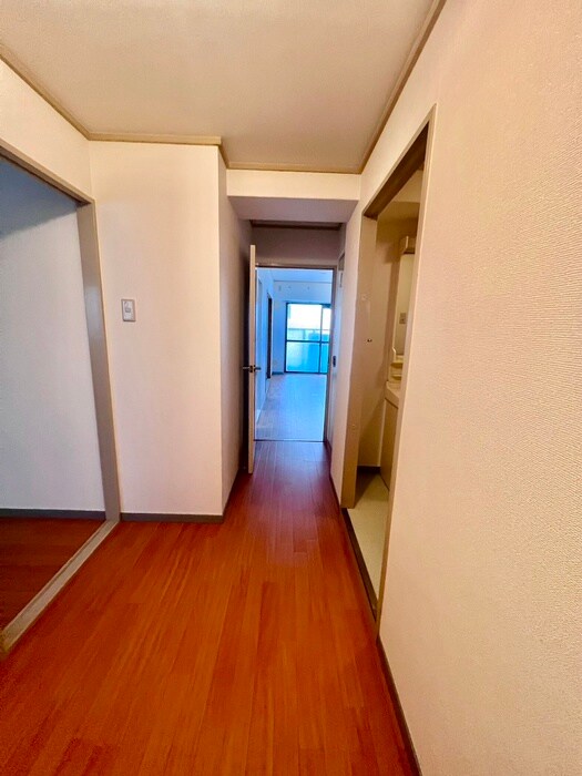 物件内観写真13　(廊下)