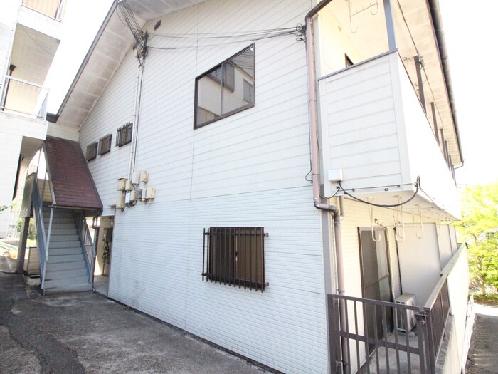 物件外観写真6　(エントランス部分)