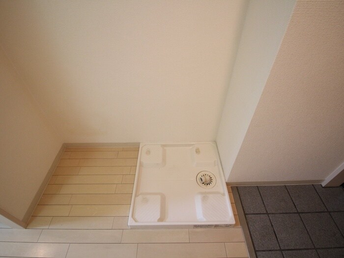 物件内観写真14　(洗濯機置場)