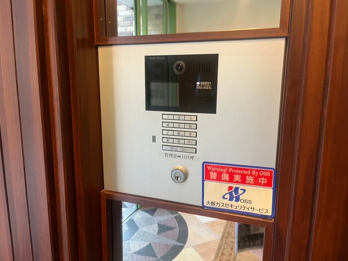 物件外観写真4　(エントランス部分)