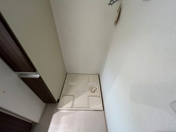 物件内観写真12　(洗濯機置場)