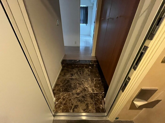 物件内観写真14　(玄関)