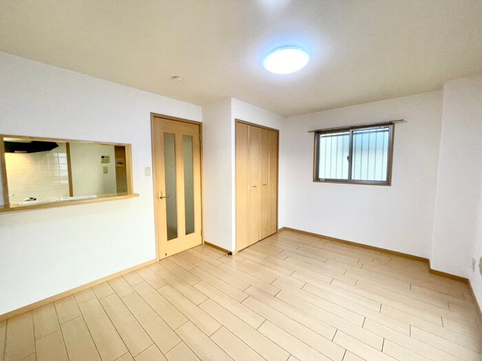 物件内観写真3　(居室)