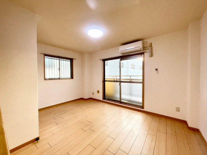 物件内観写真6　(居室)