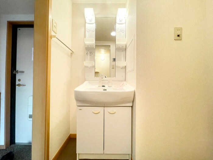 物件内観写真10　(洗面)