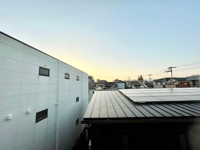 物件内観写真11　(室内からの展望)