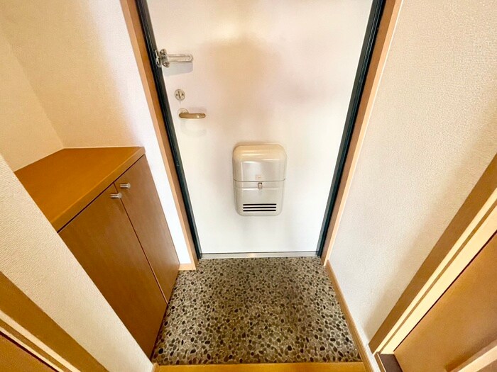 物件内観写真13　(玄関)