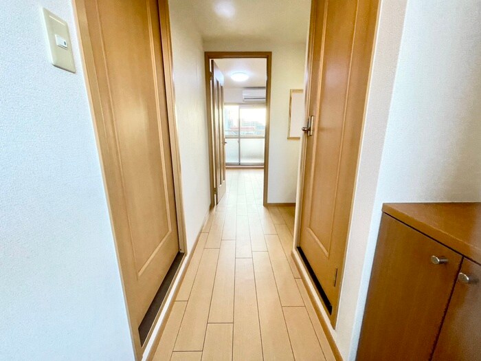 物件内観写真14　(廊下)