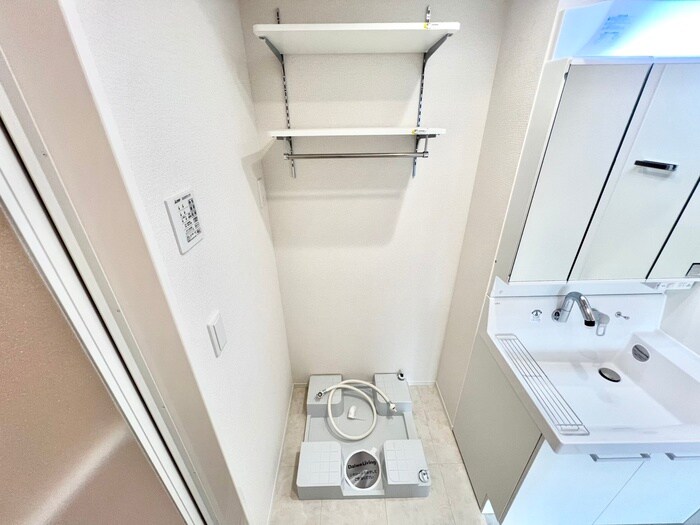 物件内観写真12　(洗濯機置場)