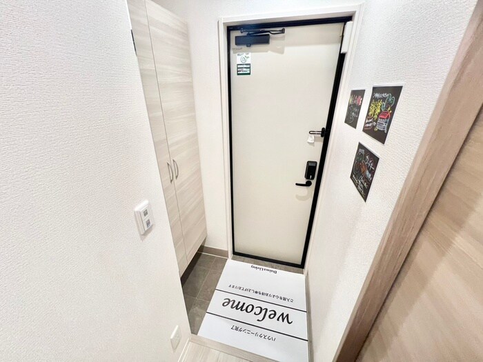 物件内観写真16　(玄関)