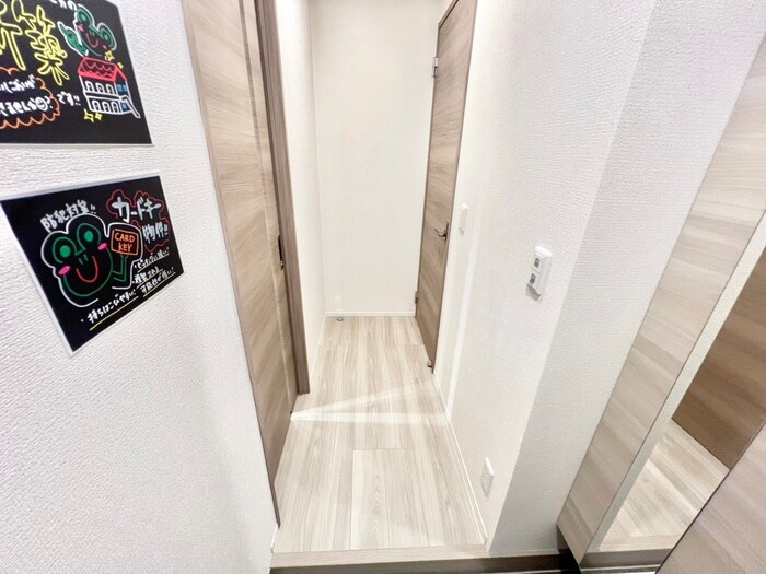 物件内観写真16　(廊下)