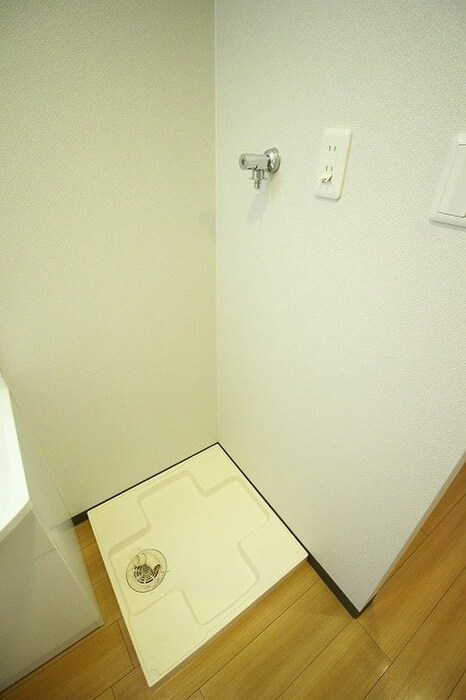 物件内観写真17　(洗濯機置場)