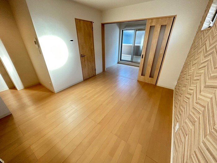 物件内観写真2　(居室)