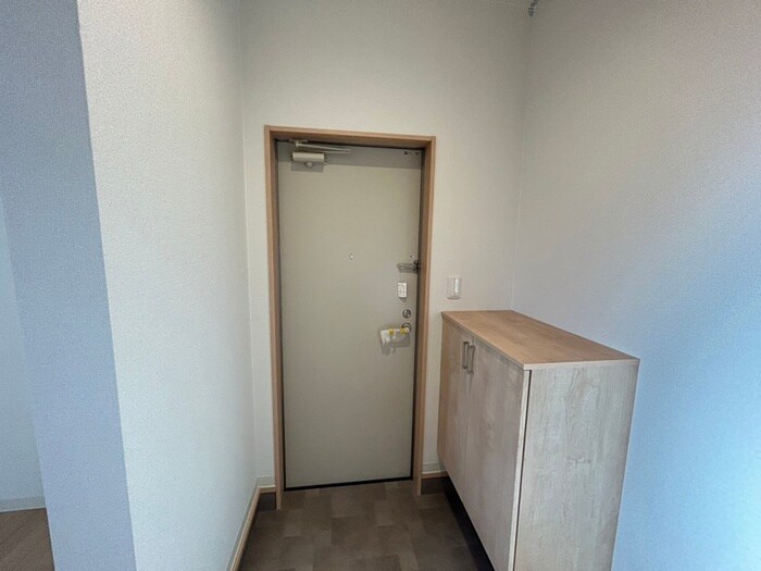 物件内観写真8　(玄関)