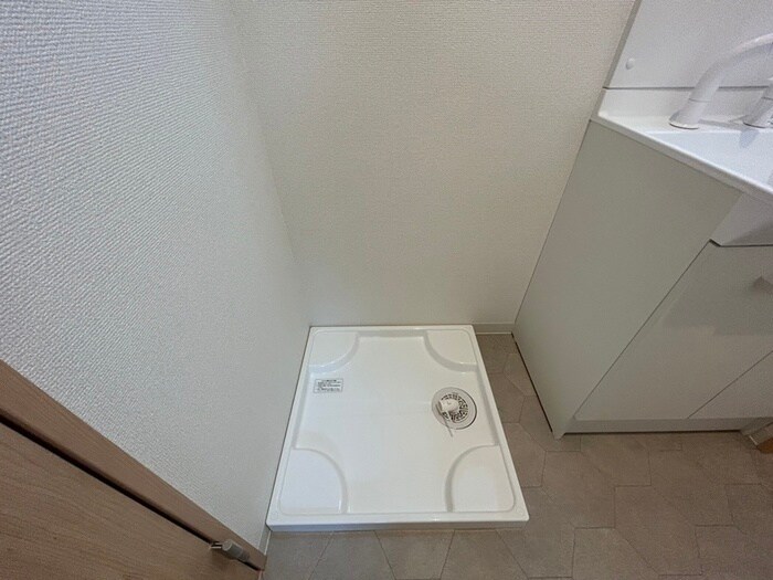 物件内観写真10　(洗濯機置場)