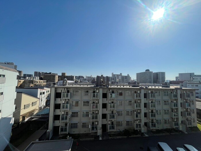 物件内観写真22　(室内からの展望)