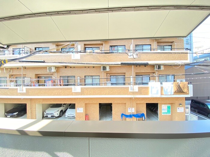 物件内観写真18　(室内からの展望)