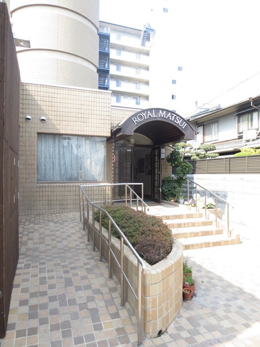 物件外観写真5　(駐輪場)