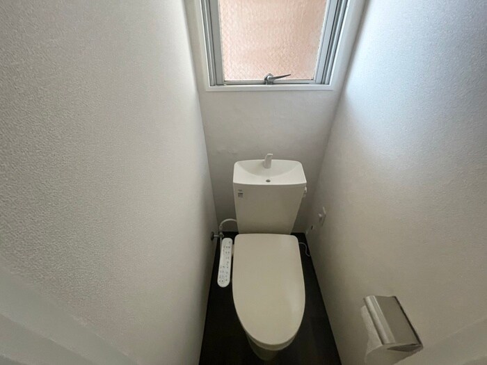 物件内観写真8　(トイレ)