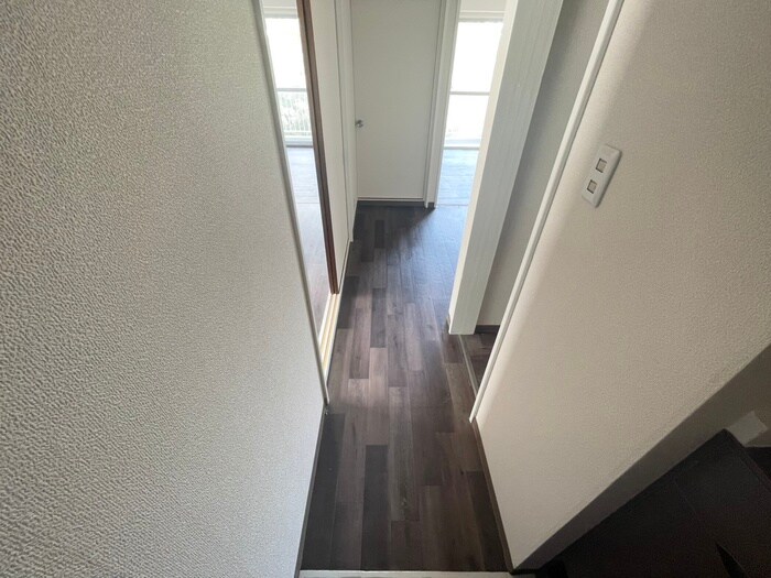 物件内観写真16　(廊下)