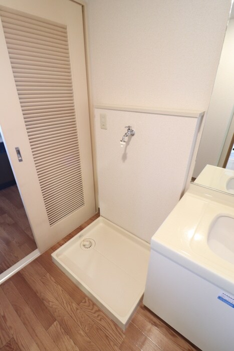 物件内観写真14　(洗濯機置場)