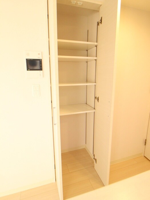 物件内観写真18　(収納)