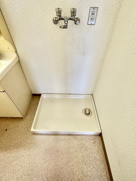 物件内観写真9　(洗濯機置場)