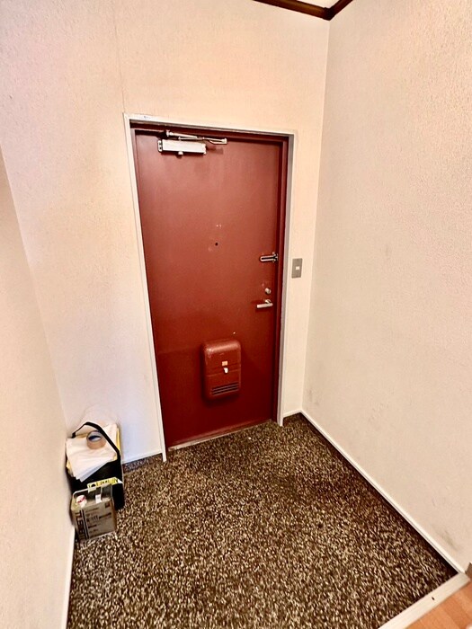物件内観写真12　(玄関)