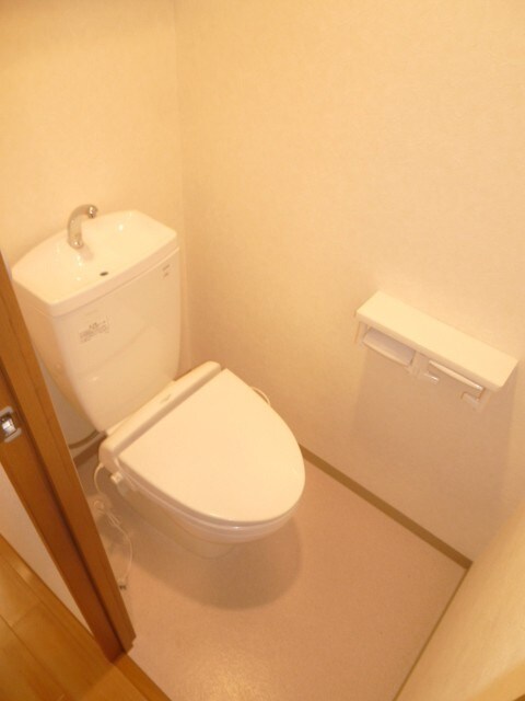 物件内観写真9　(トイレ)