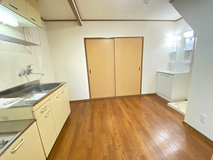 物件内観写真8　(居室)