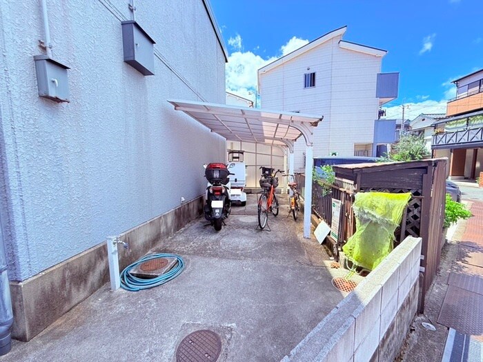 物件外観写真6　(駐輪場)