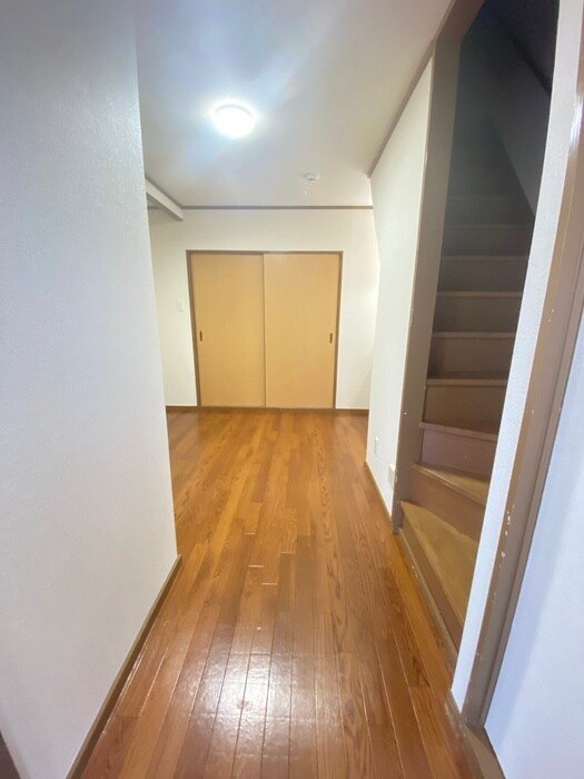 物件内観写真21　(廊下)