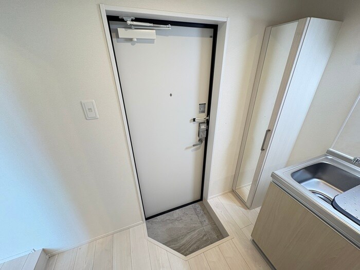 物件内観写真9　(玄関)